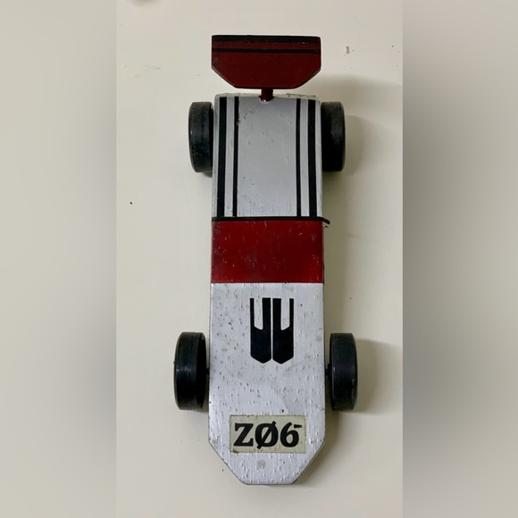1985 Vintage Hand Crafted Homemade Pinewood Derby Race Car - Picture 8 of 11